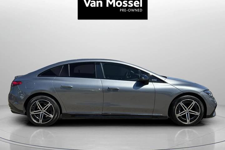 Grå Mercedes EQE 350 fra 2025