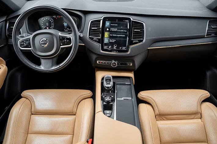 Sort Volvo XC90 fra 2022