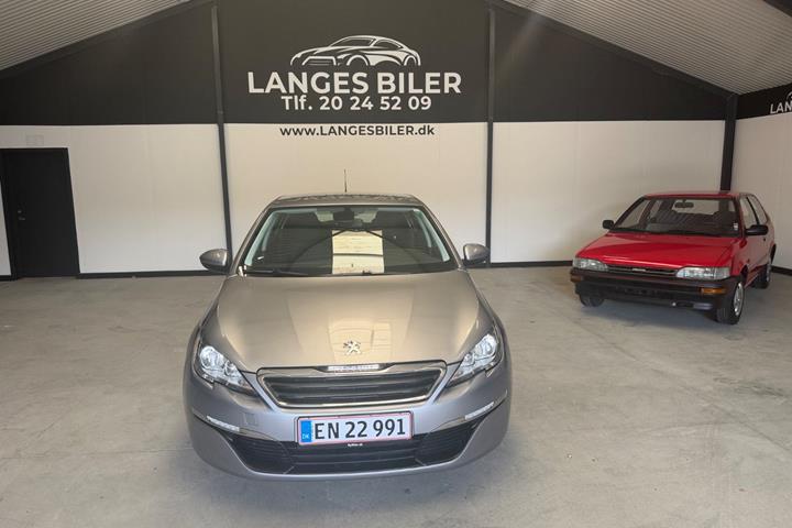 Sølv Peugeot 308 fra 2013
