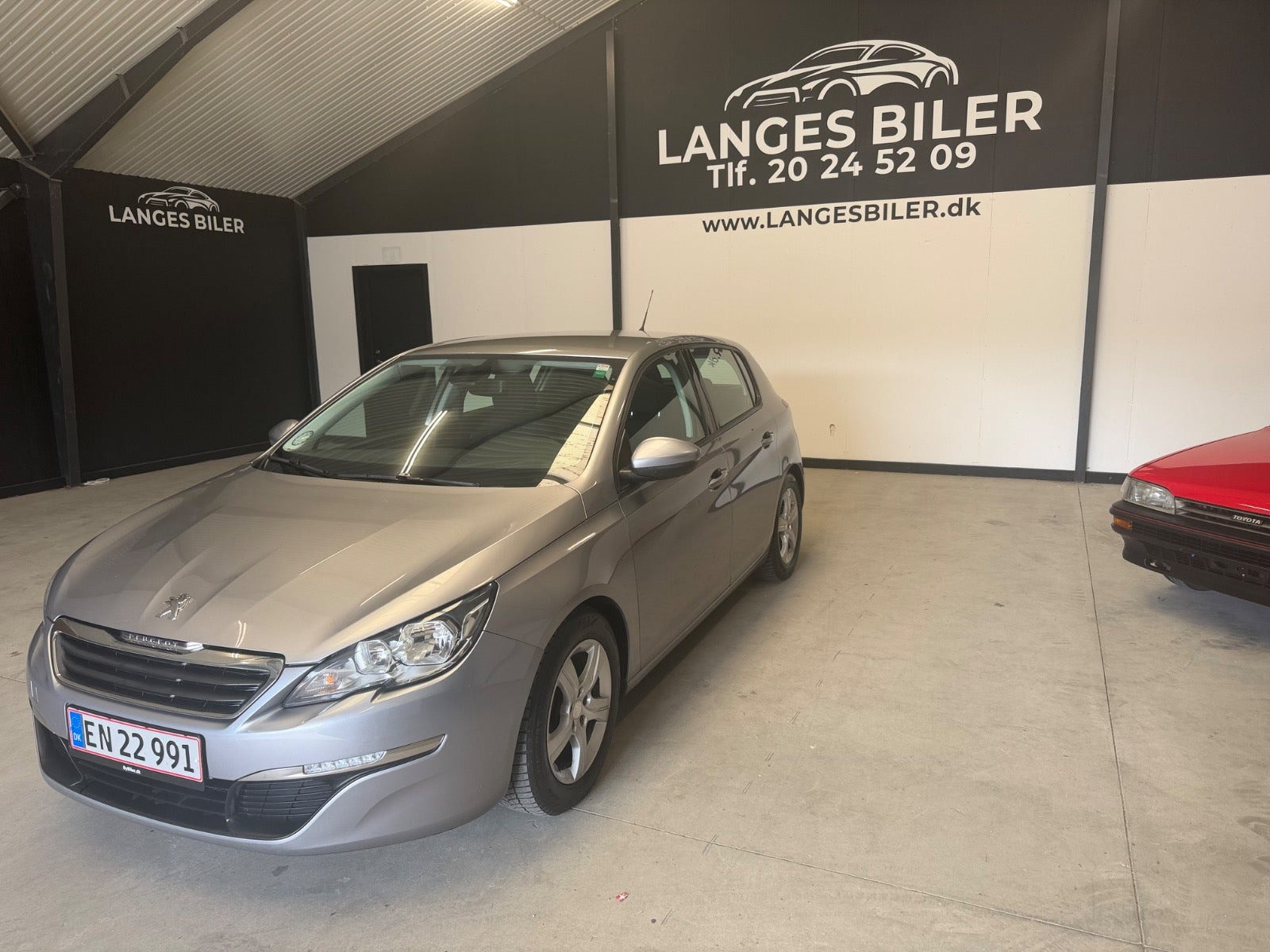 Sølv Peugeot 308 fra 2013