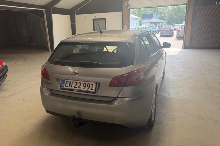 Sølv Peugeot 308 fra 2013