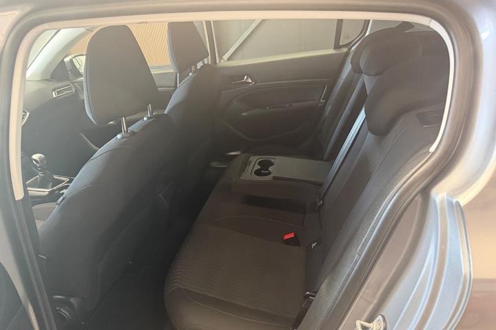 Sølv Peugeot 308 fra 2013
