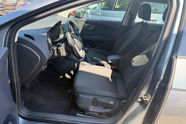 Grå Seat Leon fra 2015