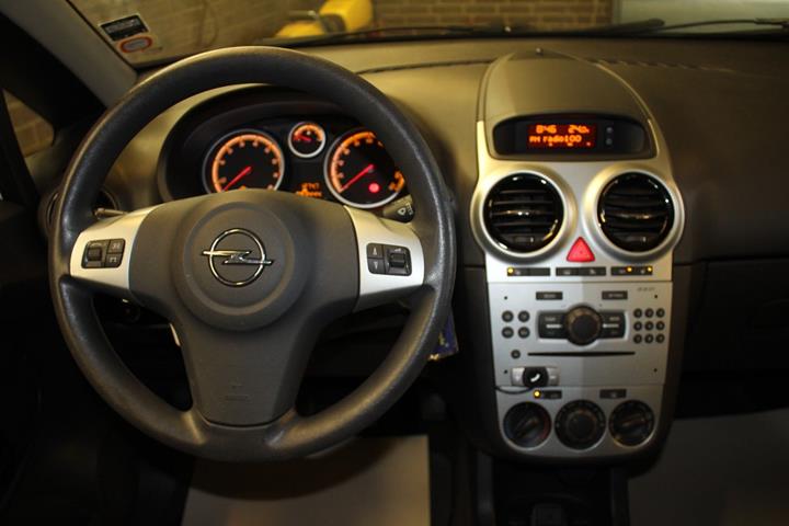 Hvid Opel Corsa fra 2014