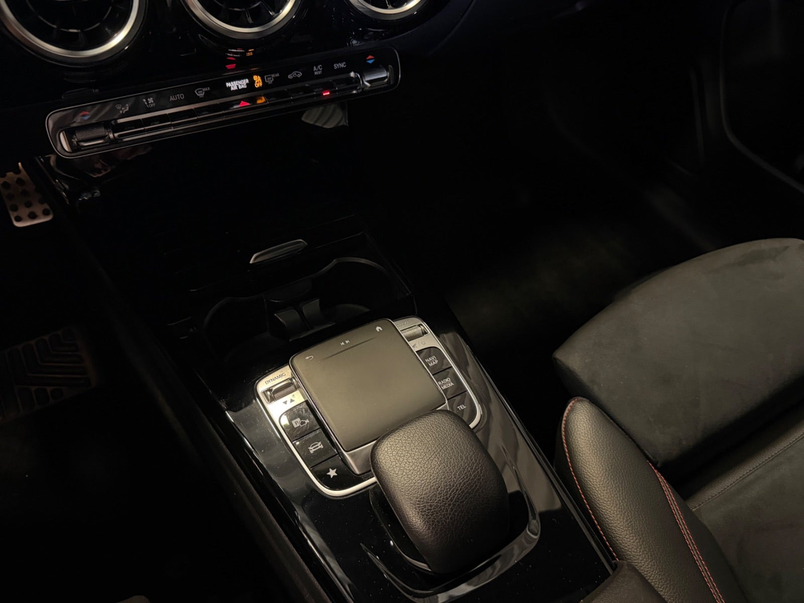 Sort Mercedes CLA200 d fra 2020