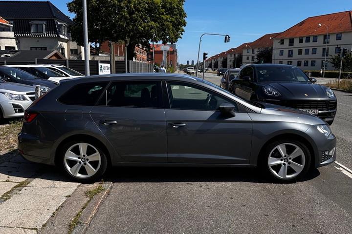 Grå Seat Leon fra 2015