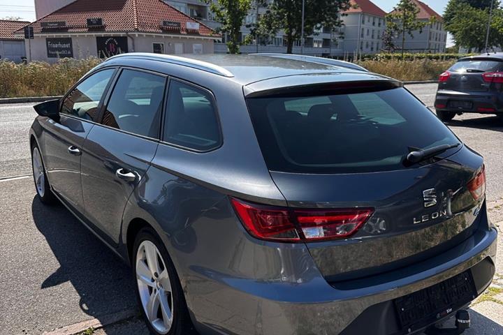 Grå Seat Leon fra 2015