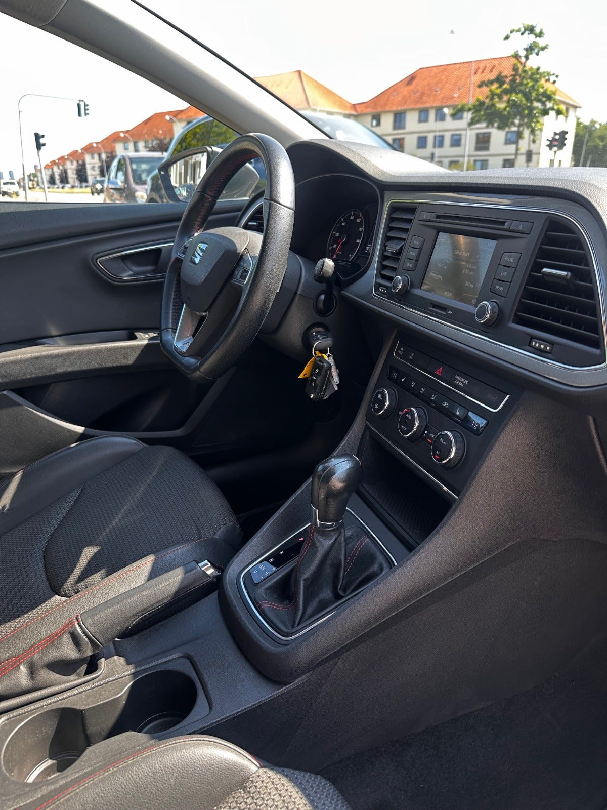 Grå Seat Leon fra 2015
