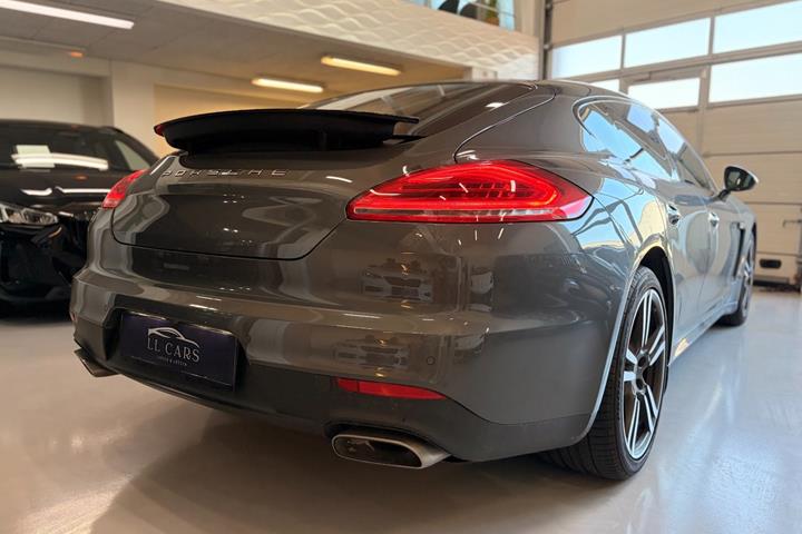 undefined Porsche Panamera fra 2014