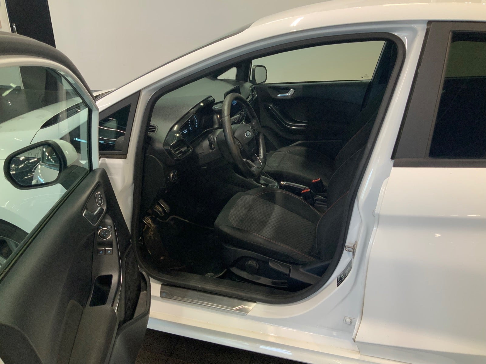 Hvid Ford Fiesta fra 2018