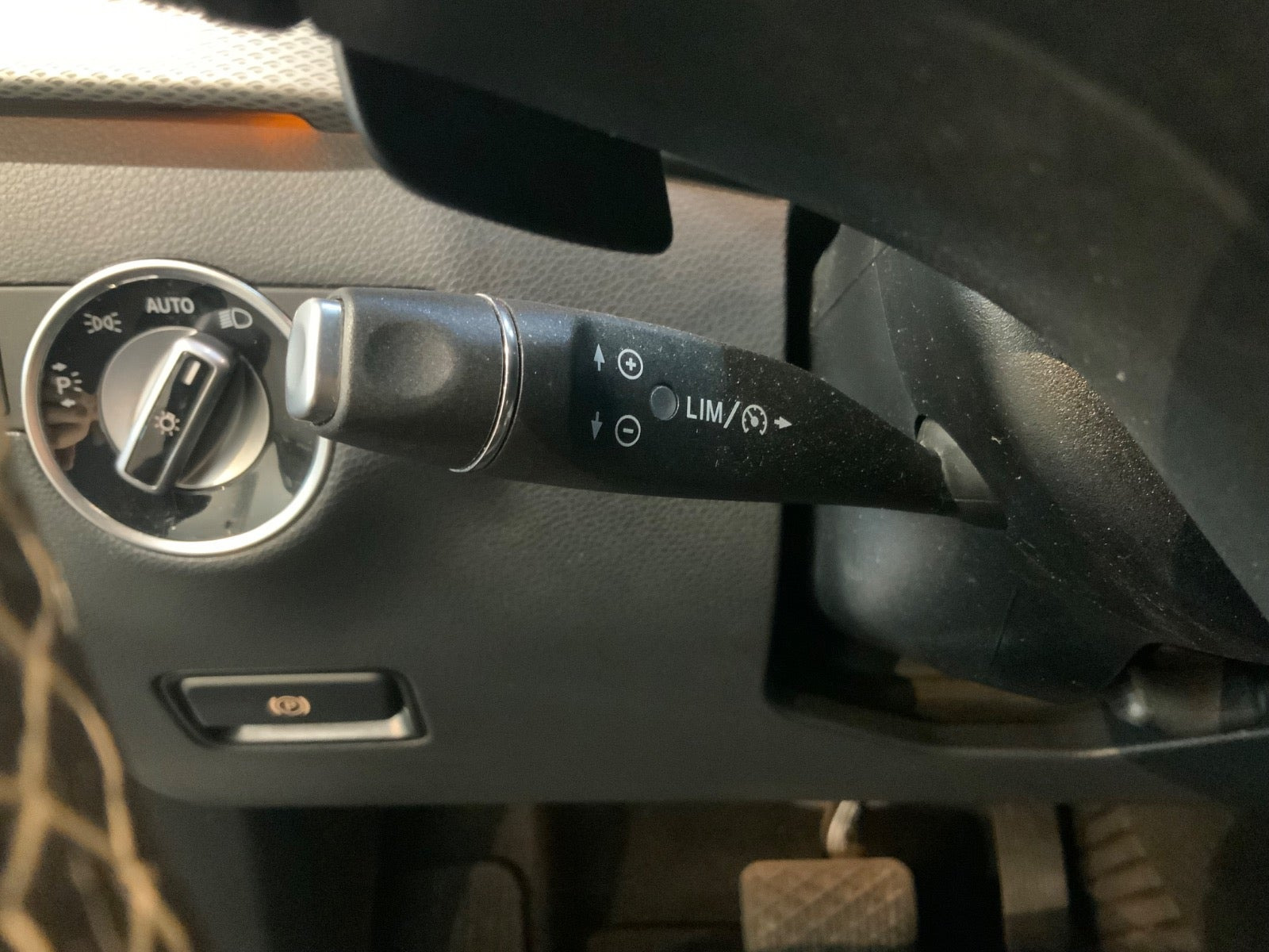 Sort Mercedes B200 d fra 2017