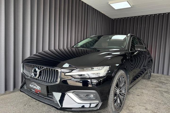 Sort Volvo V60 fra 2019 set udefra