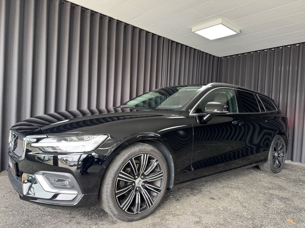 Sort Volvo V60 fra 2019