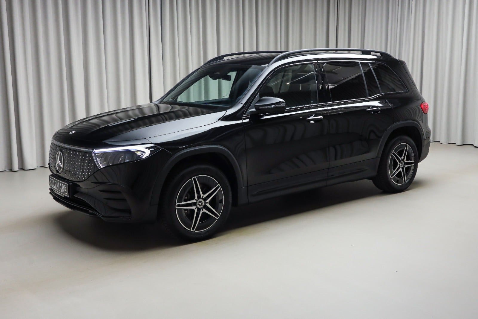 Sort Mercedes EQB250+ fra 2026