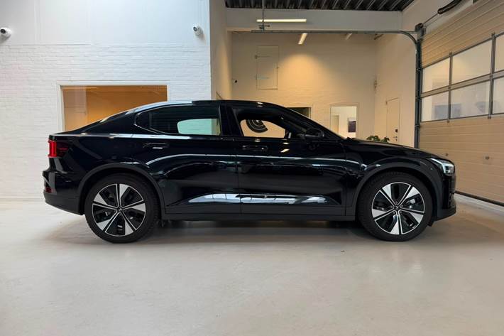 Sort Polestar 2 fra 2024