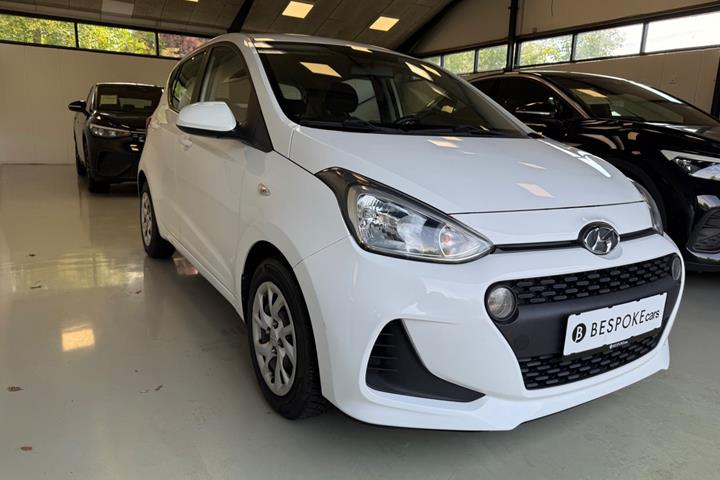 Hvid Hyundai i10 fra 2019