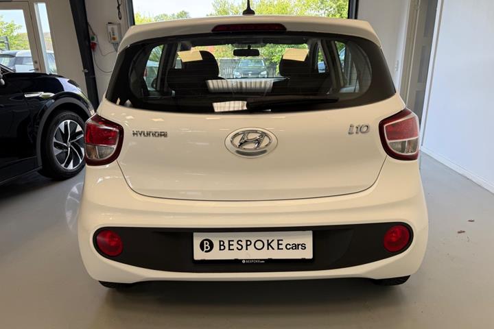 Hvid Hyundai i10 fra 2019