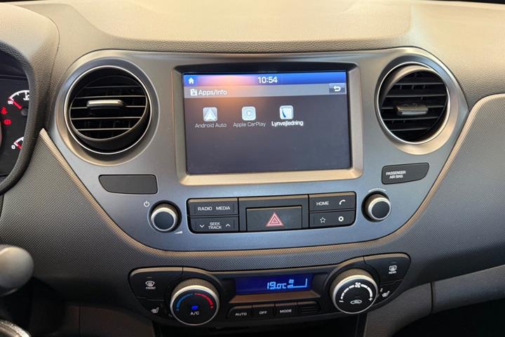 Hvid Hyundai i10 fra 2019