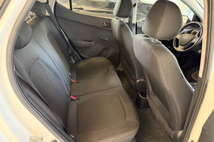 Hvid Hyundai i10 fra 2019