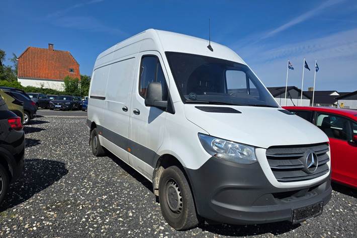 Hvid Mercedes Sprinter 316 fra 2020