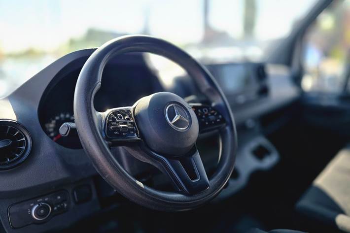 Hvid Mercedes Sprinter 316 fra 2020