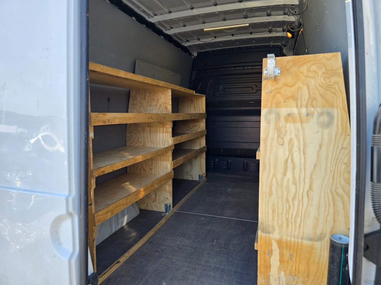 Hvid Mercedes Sprinter 316 fra 2020