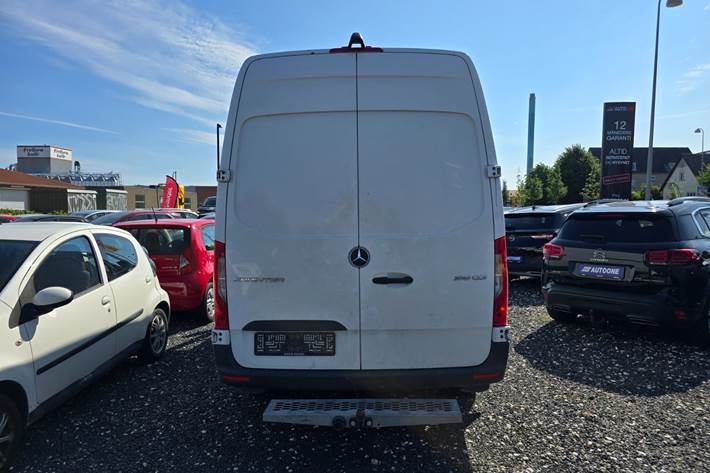 Hvid Mercedes Sprinter 316 fra 2020