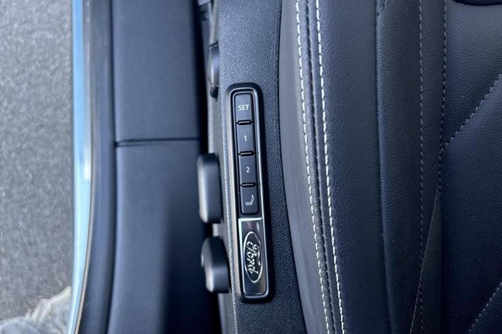 Blå Ford Explorer fra 2025