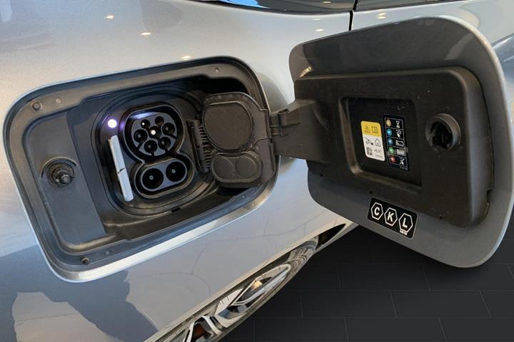 Grå BMW i4 fra 2023