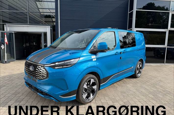 Blå Ford E-Transit Custom 320 L1 fra 2026