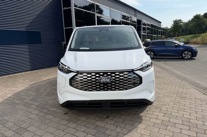 Hvid Ford E-Transit Custom 320 L1 fra 2026