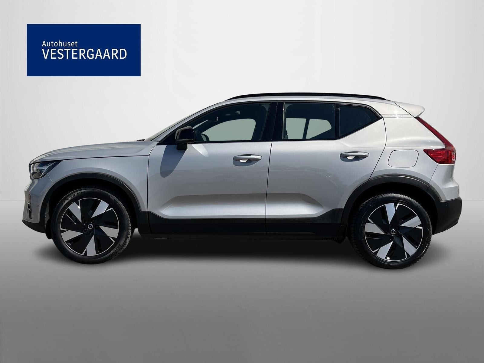 Sølv Volvo XC40 fra 2024