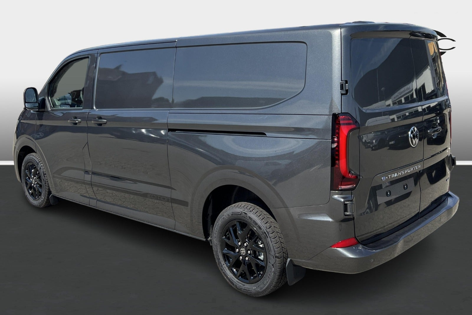 Grå VW e-Transporter fra 2026