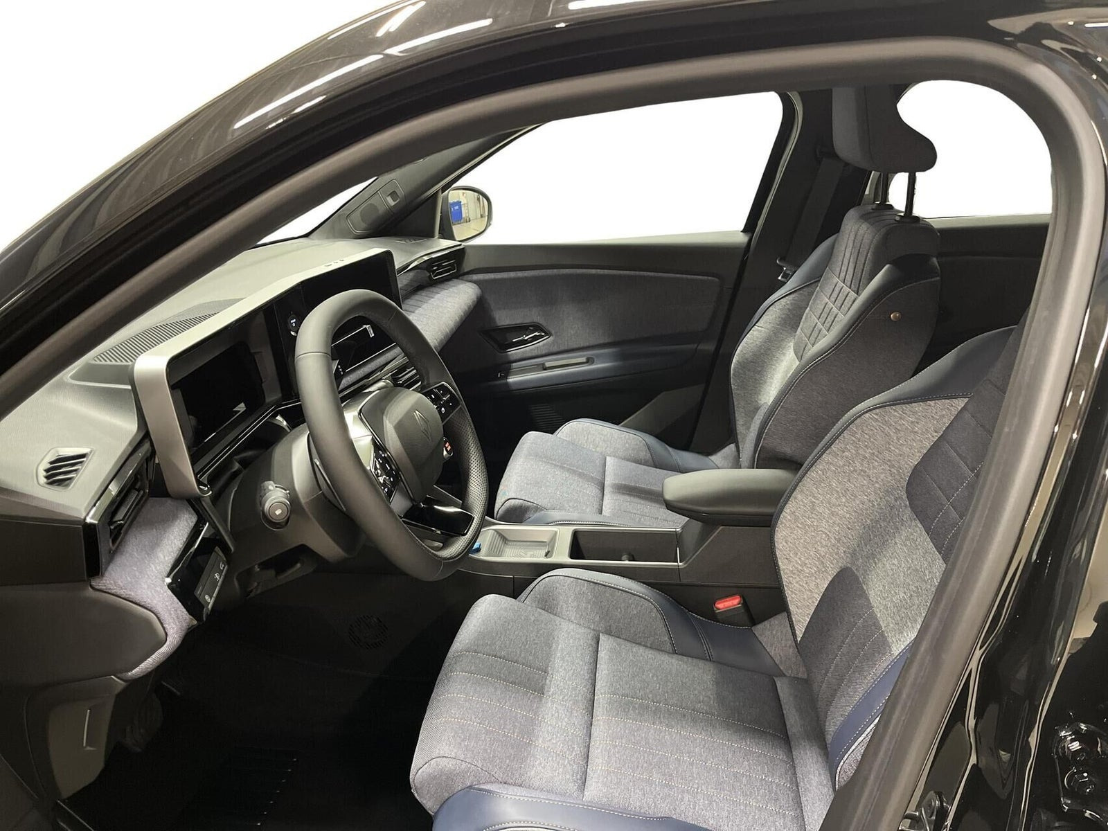 Sort Renault 4 E-Tech fra 2025