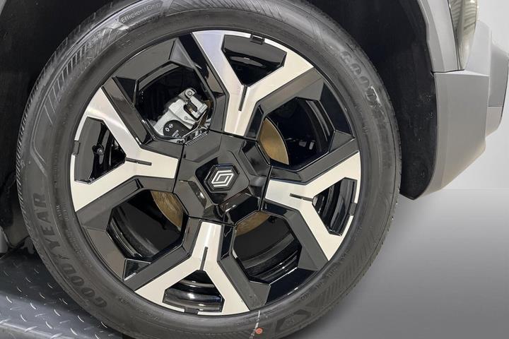 Sort Renault 4 E-Tech fra 2025