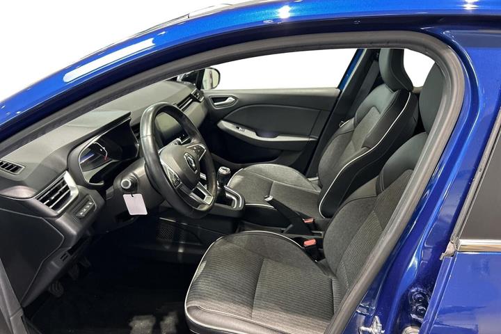 Blå Renault Clio V fra 2020