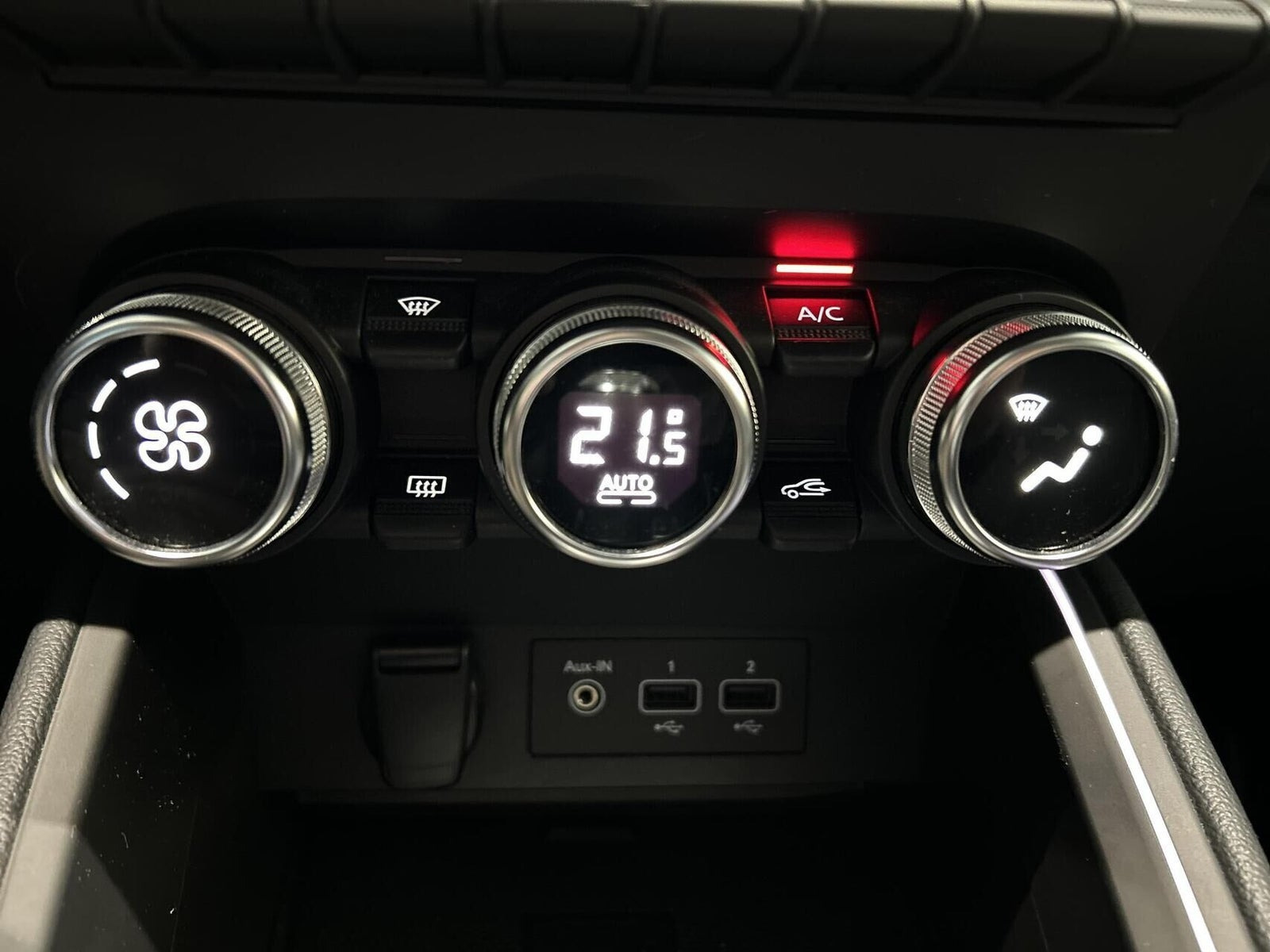 Blå Renault Clio V fra 2020