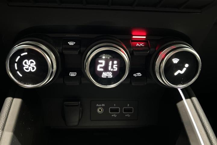 Blå Renault Clio V fra 2020