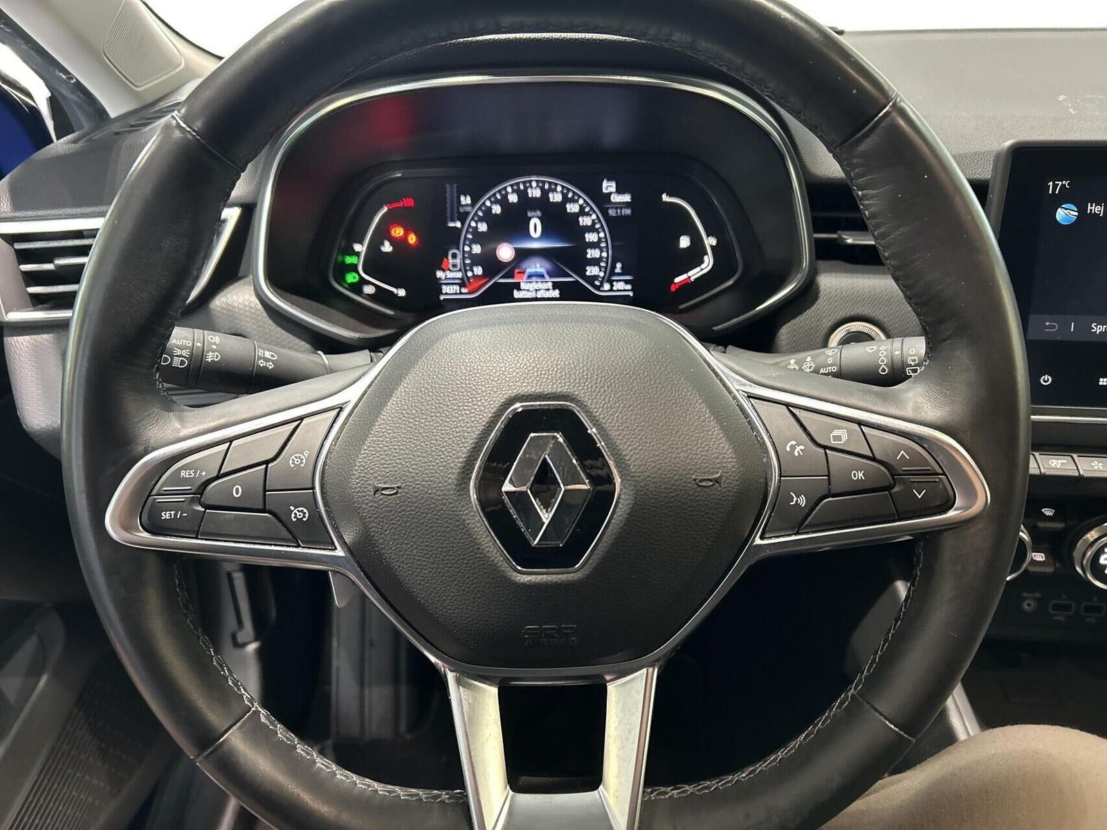 Blå Renault Clio V fra 2020