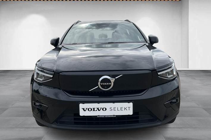 Sort Volvo XC40 fra 2023
