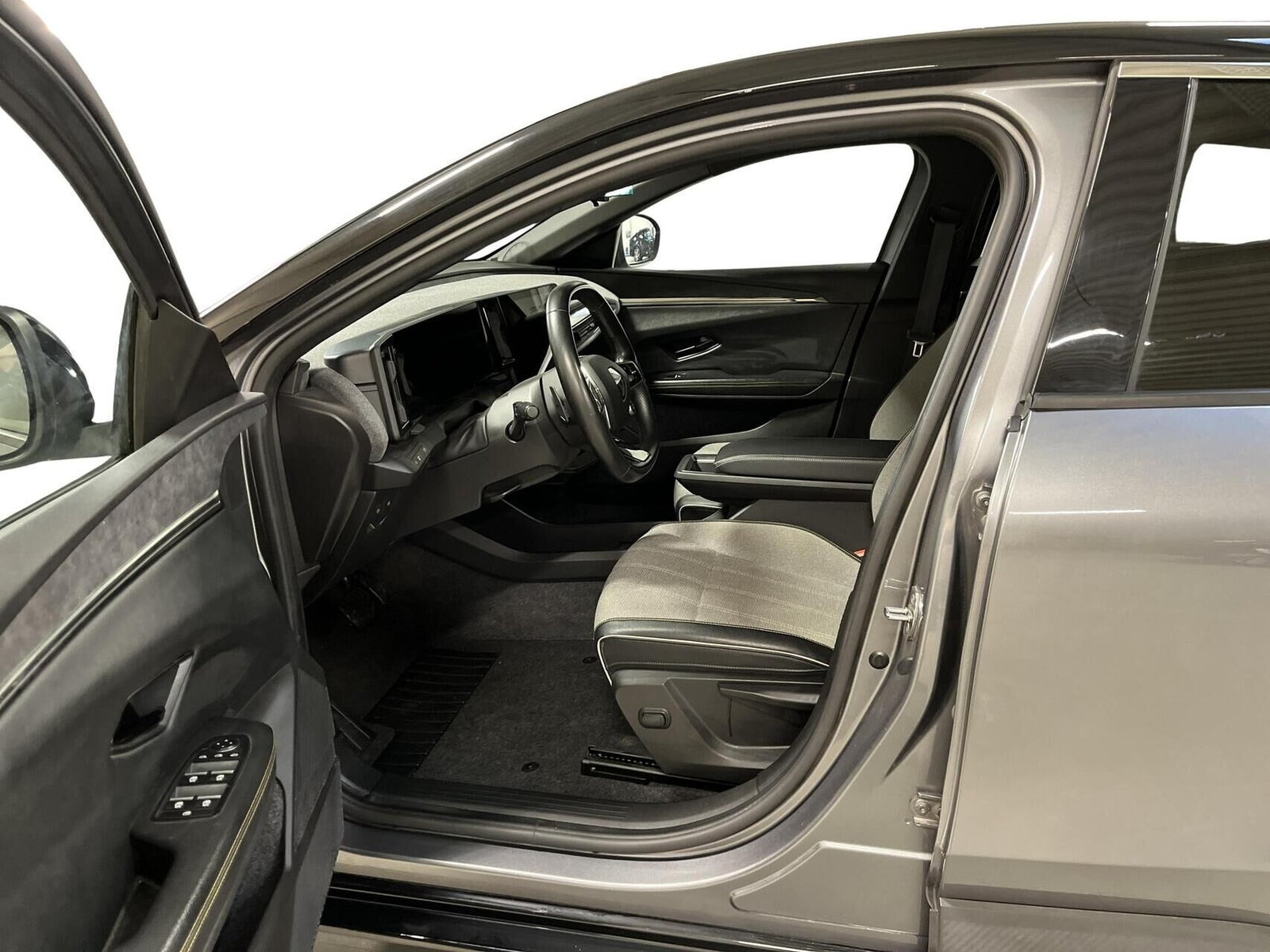Grå Renault Megane E-Tech fra 2022
