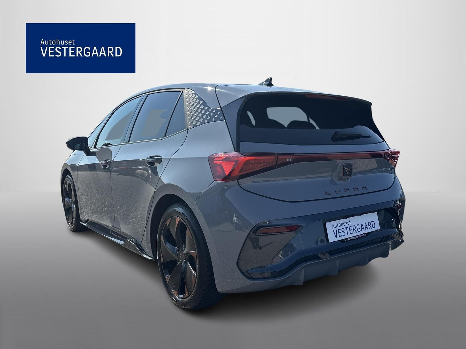 Grå Cupra Born fra 2024