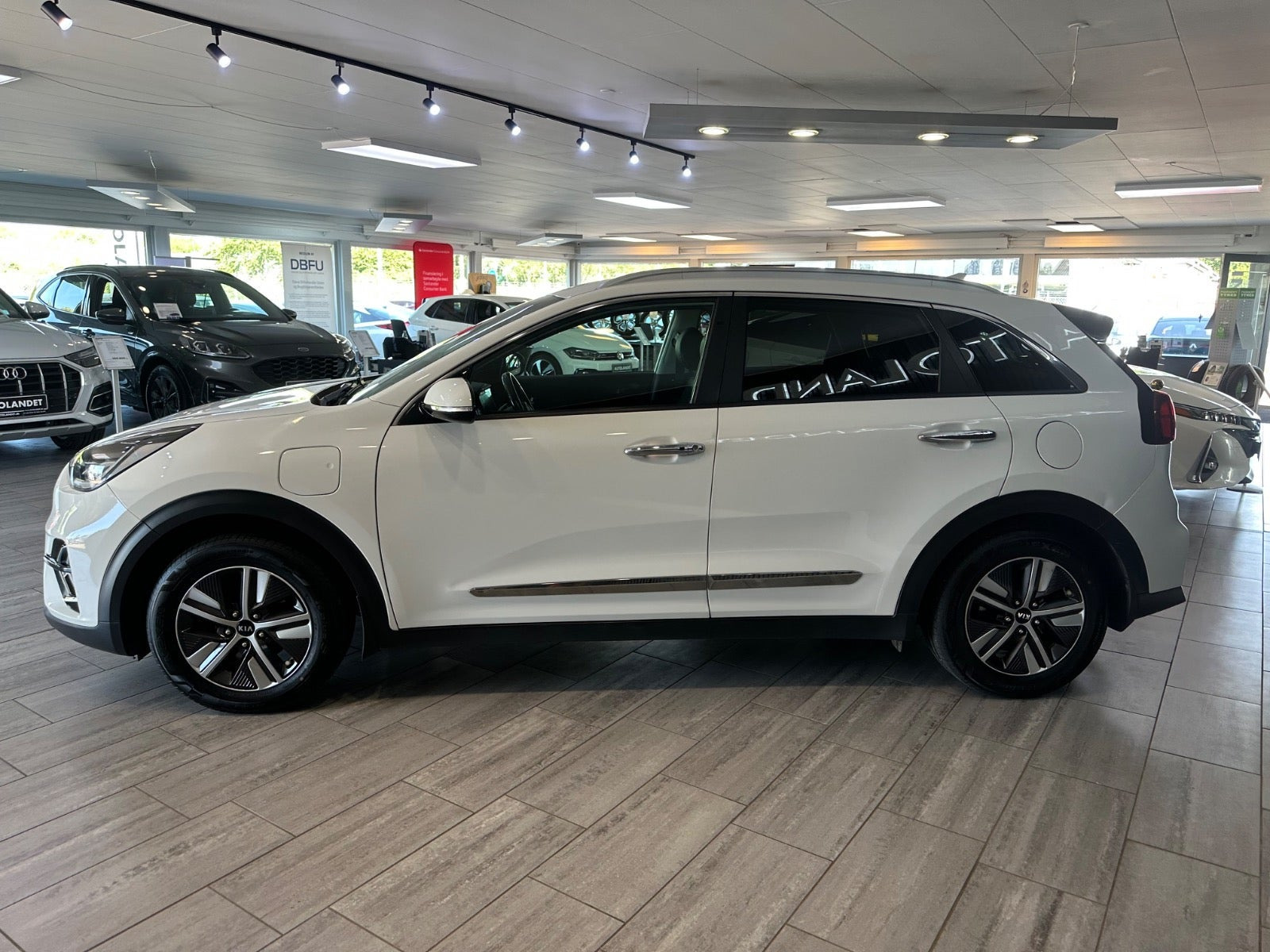 Hvid Kia Niro fra 2020