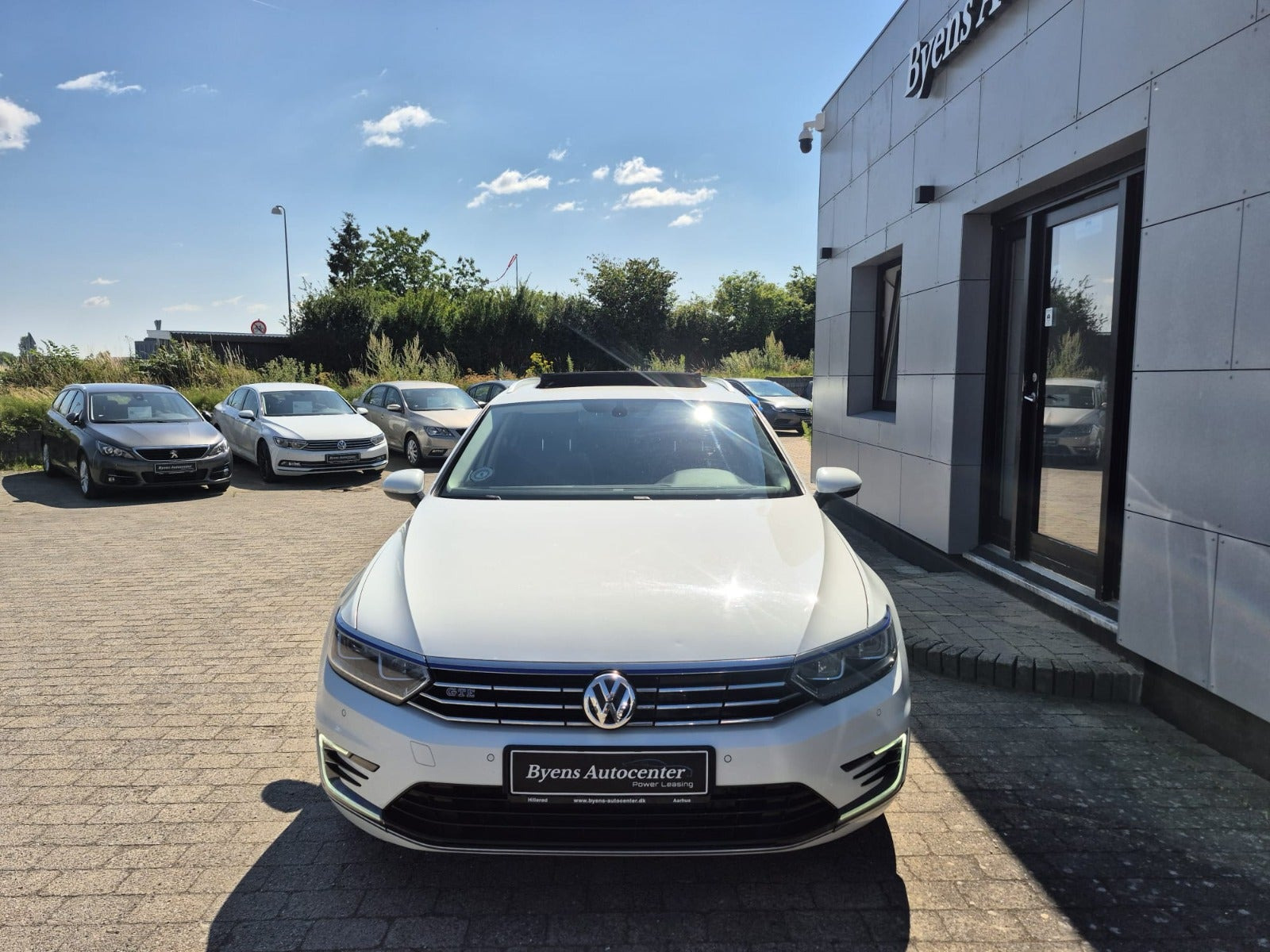 Hvid VW Passat fra 2016