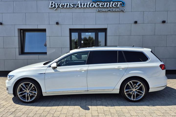 Hvid VW Passat fra 2016
