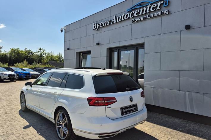 Hvid VW Passat fra 2016