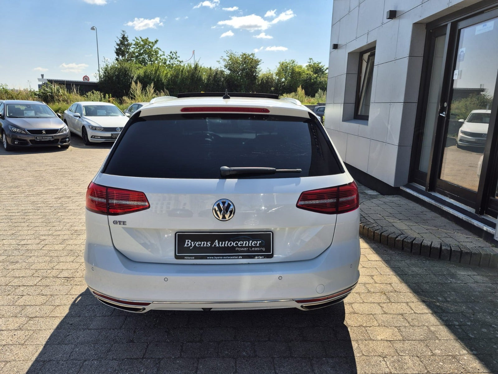 Hvid VW Passat fra 2016