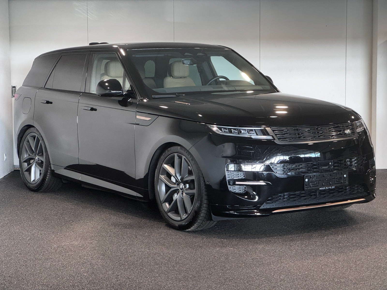 Sort Land Rover Range Rover sport fra 2025