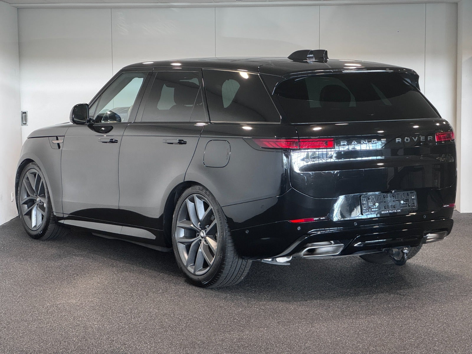 Sort Land Rover Range Rover sport fra 2025