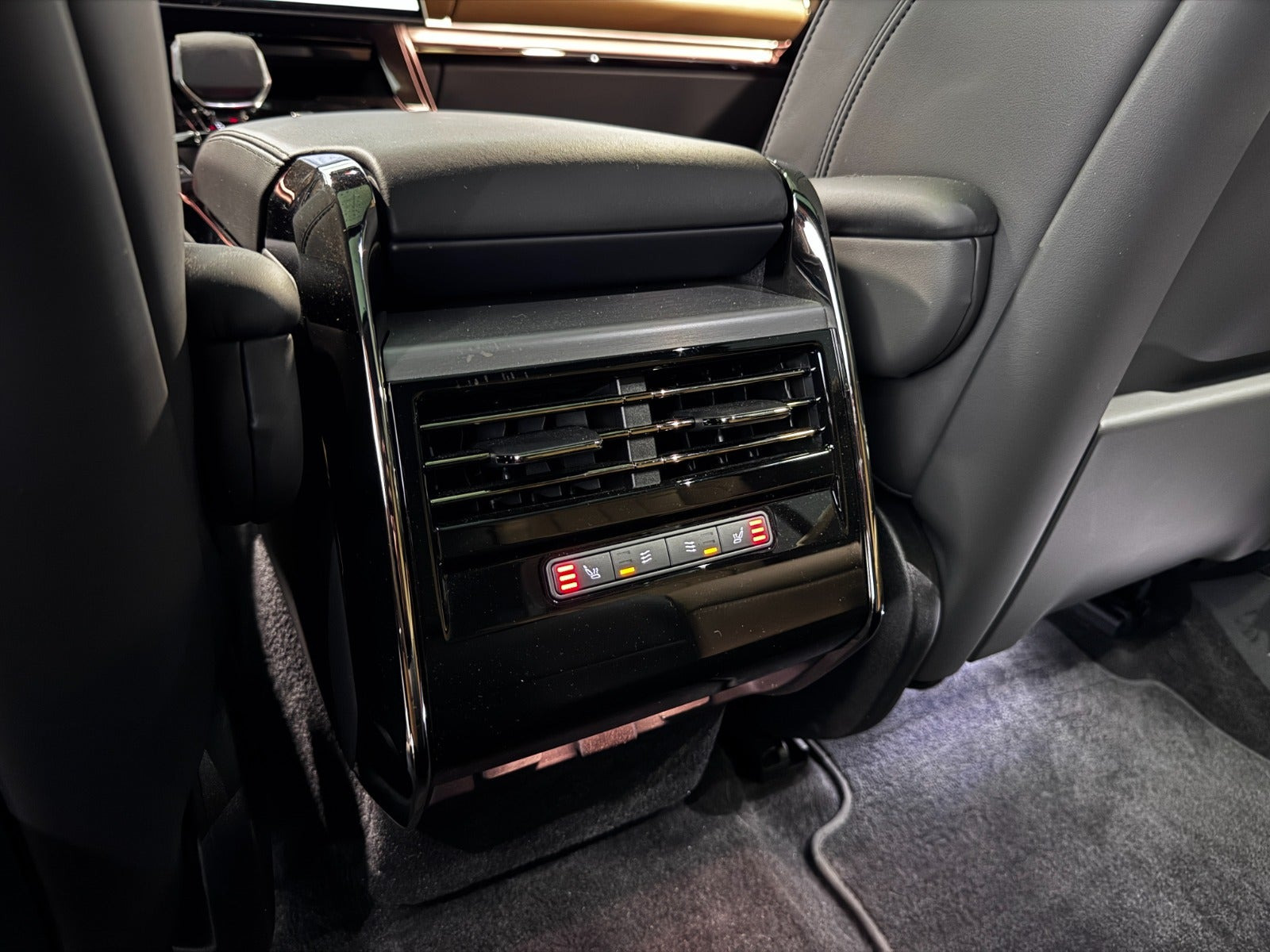 Sort Land Rover Range Rover sport fra 2025